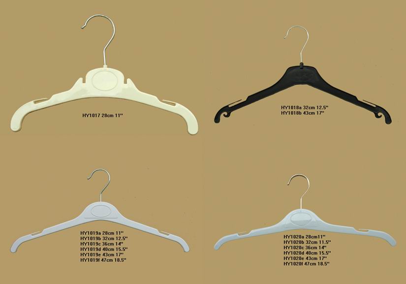 plastic hanger/other clothes rack