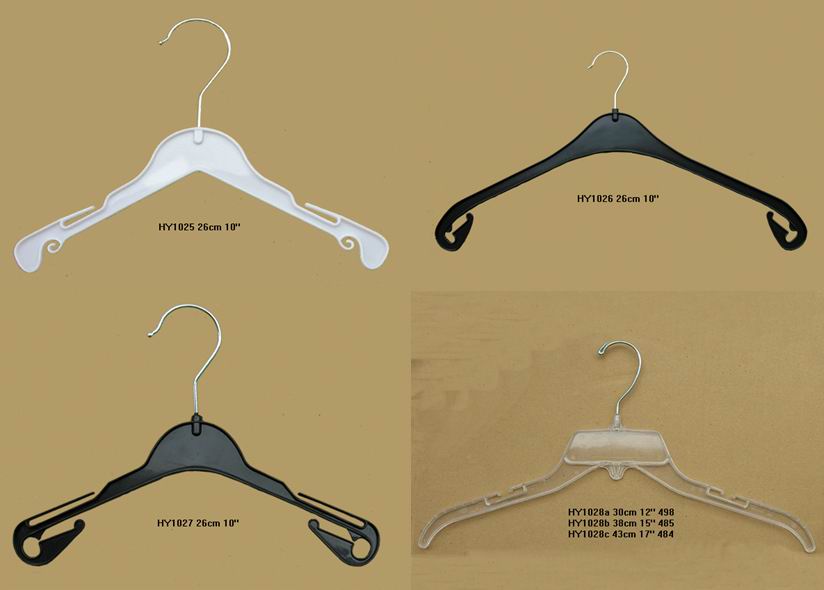plastic hanger/other clothes rack