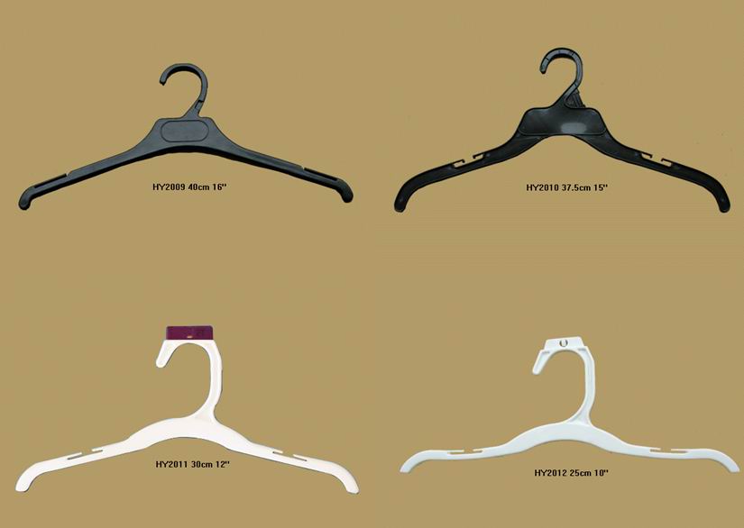 plastic hanger/other clothes rack